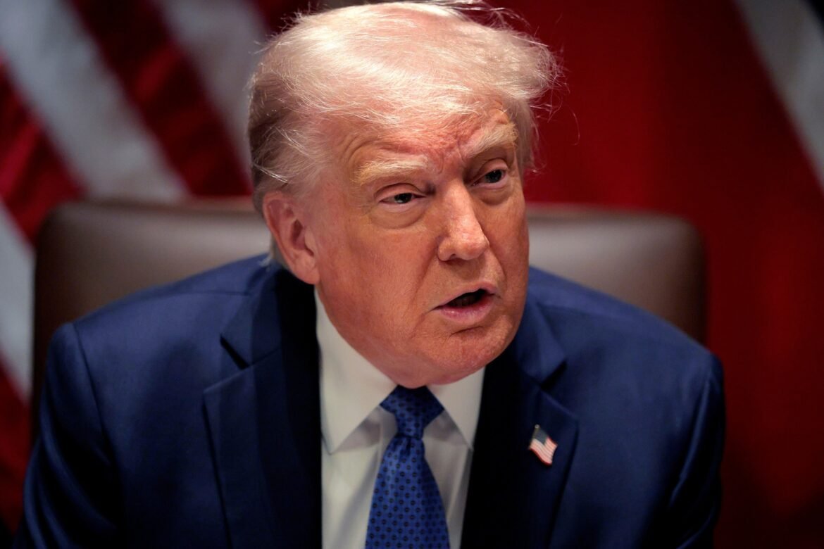 अमेरिका और चीन व्यापार वार्ता की स्थिति पर टकरा गए। यहाँ क्या पता है।

